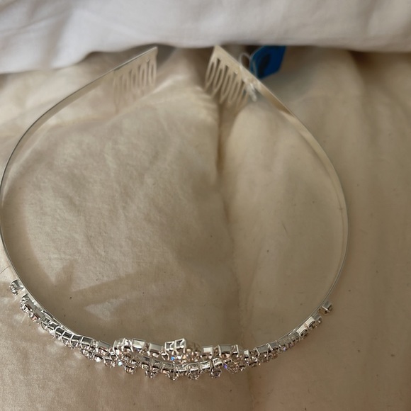Disney Tiara 👑 - Picture 3 of 5